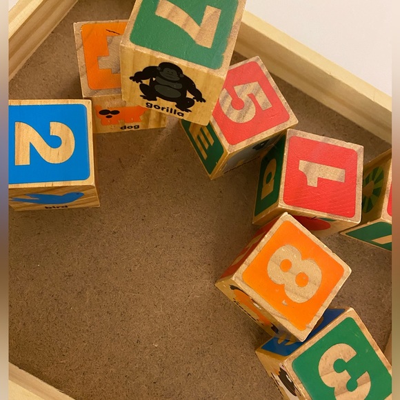 Melissa & Doug ABC+123 Wooden Blocks, Age 3+, 26 Alphabet Blocks - Picture 8 of 13